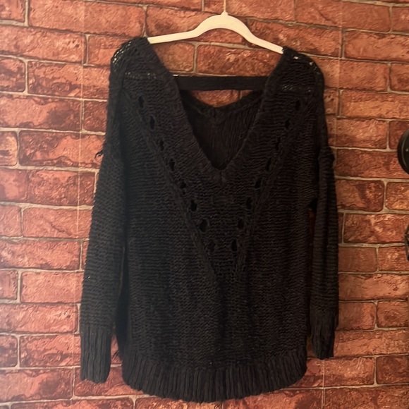 Black open-back sweater - Picture 2 of 4